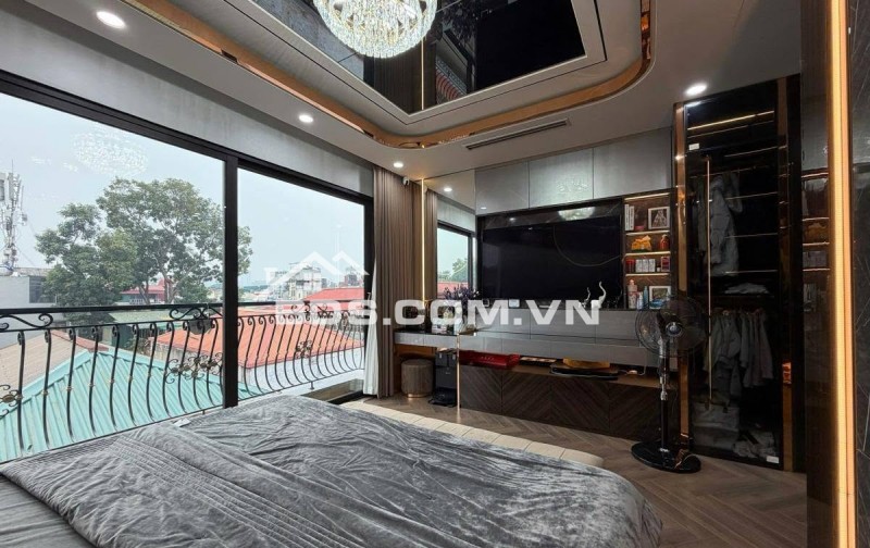 HAI BÀ TRƯNG - SIÊU PHẨM LÔ GÓC  - THANG MÁY -  Cách 10m ra Phố